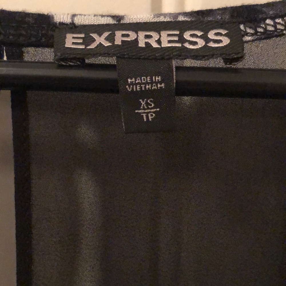 Express Tee - Picture 2 of 4
